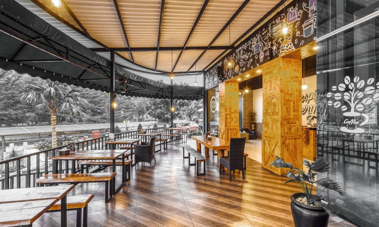 Hotel Truntum Padang Exteriér fotografie