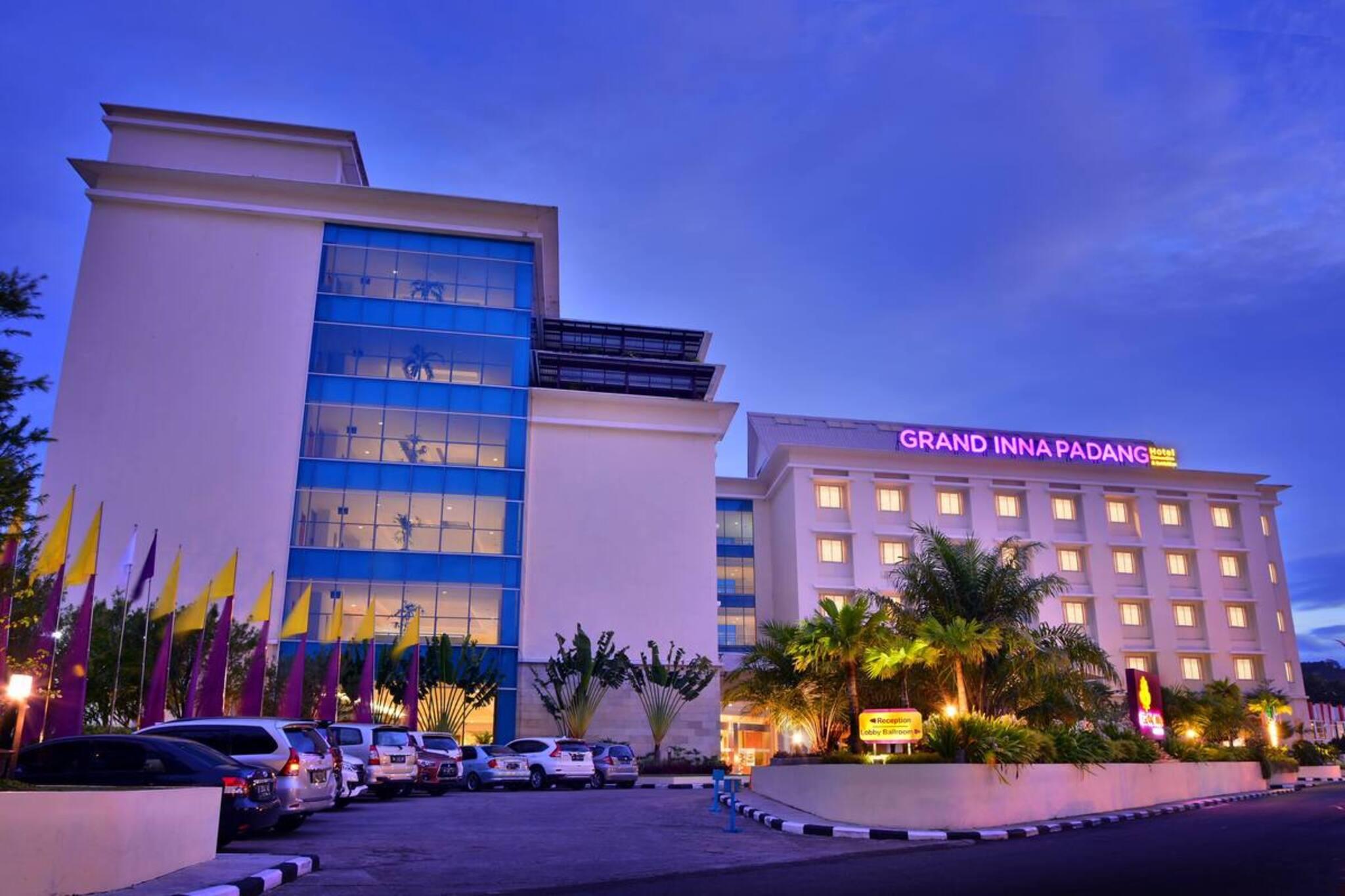 Hotel Truntum Padang Exteriér fotografie