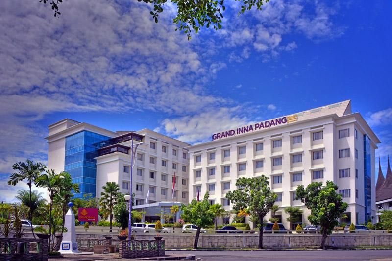 Hotel Truntum Padang Exteriér fotografie