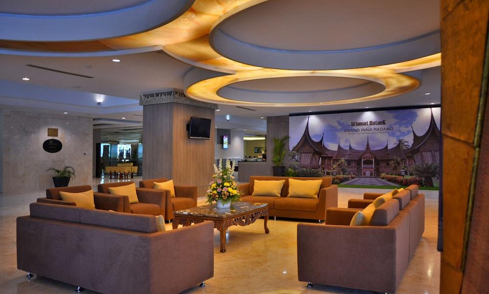 Hotel Truntum Padang Exteriér fotografie