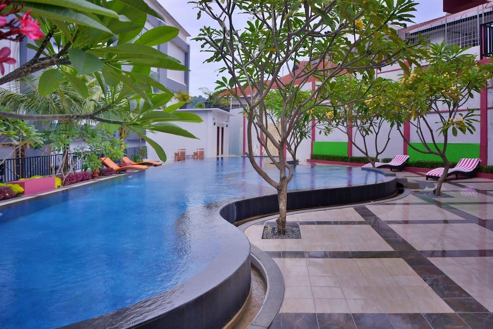 Hotel Truntum Padang Exteriér fotografie