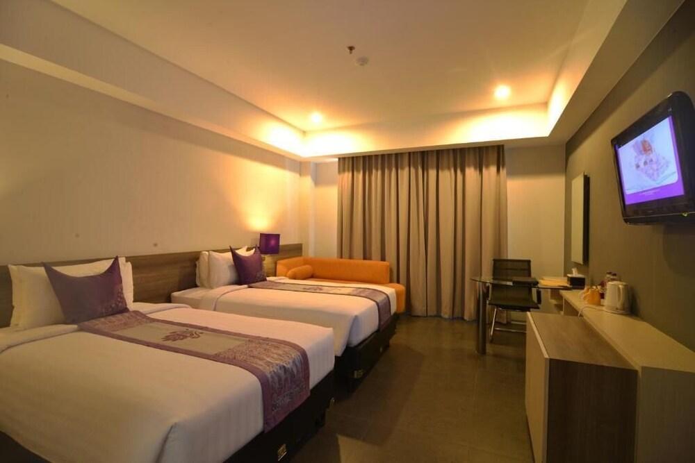 Hotel Truntum Padang Exteriér fotografie