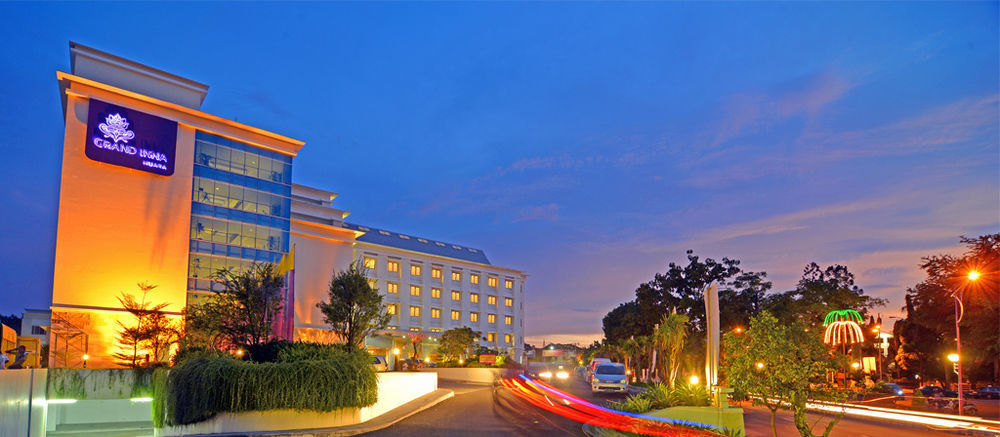 Hotel Truntum Padang Exteriér fotografie